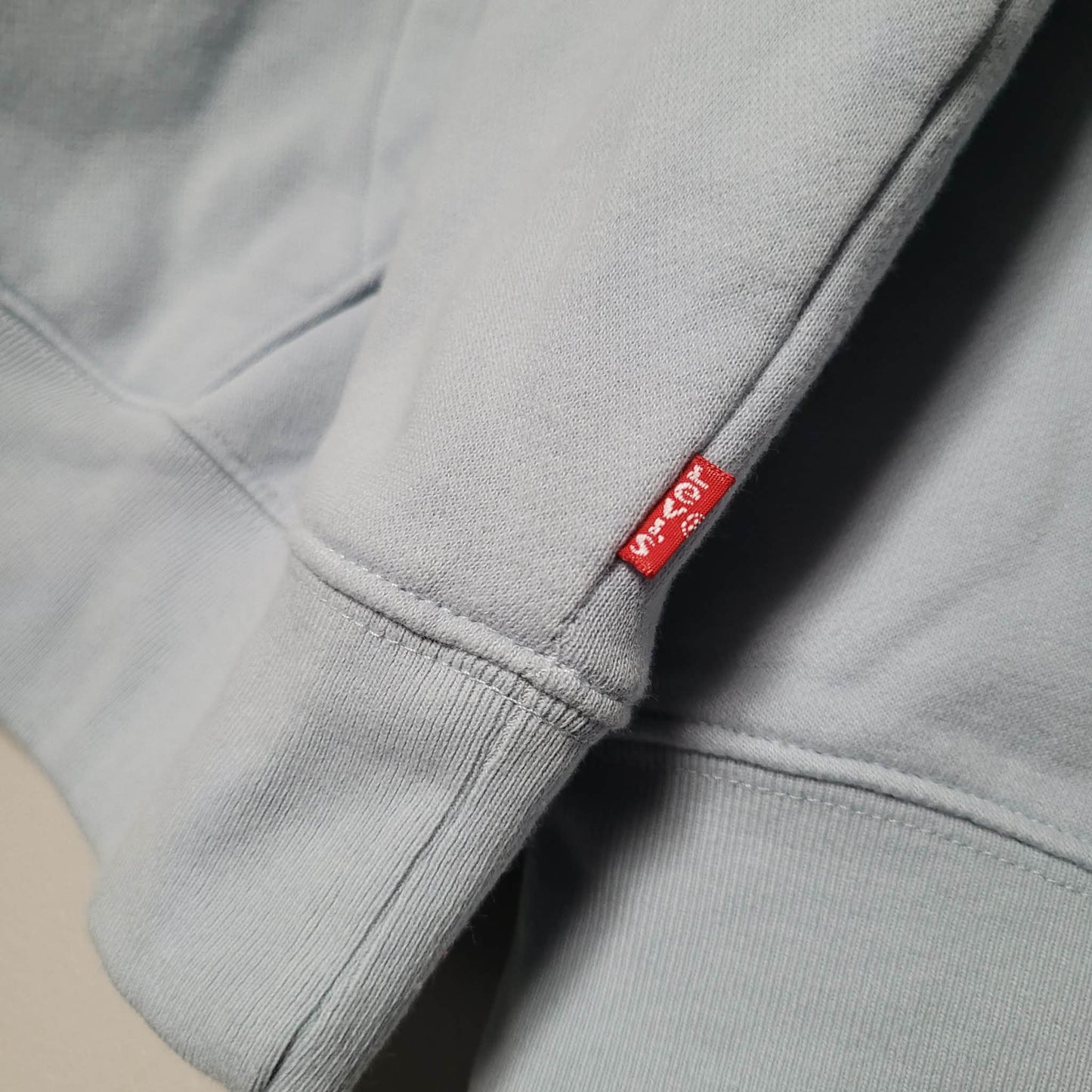 Light Blue Floral Logo Hoodie - Levi's (M)