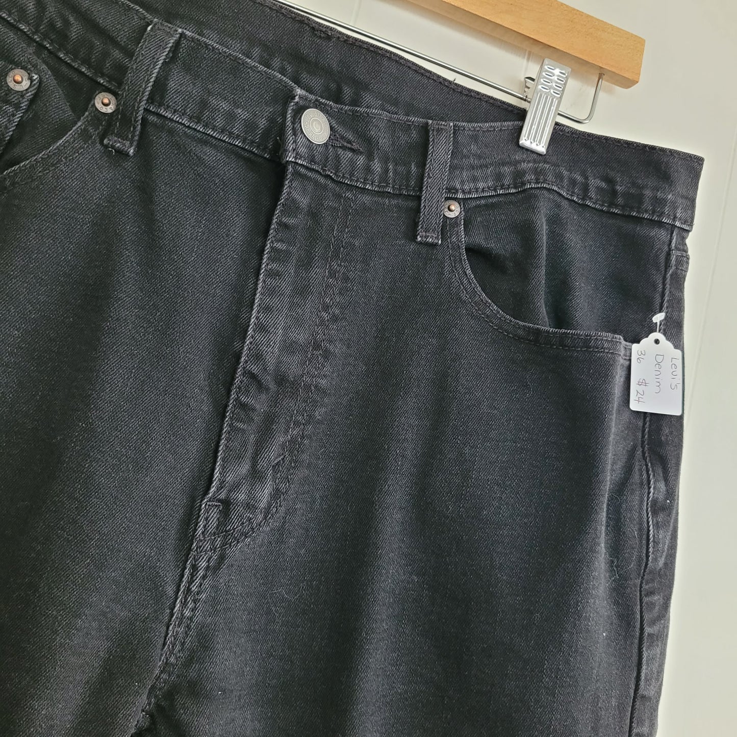 Black Men's Straight Jeans - Levi's (Size 36)