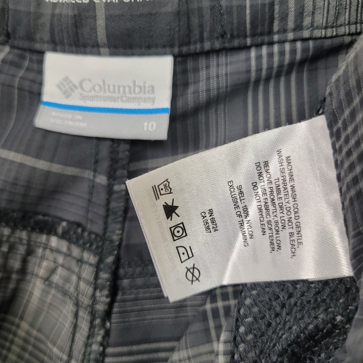 Grey Plaid Outdoor Utility Shorts - Columbia (Size 10)