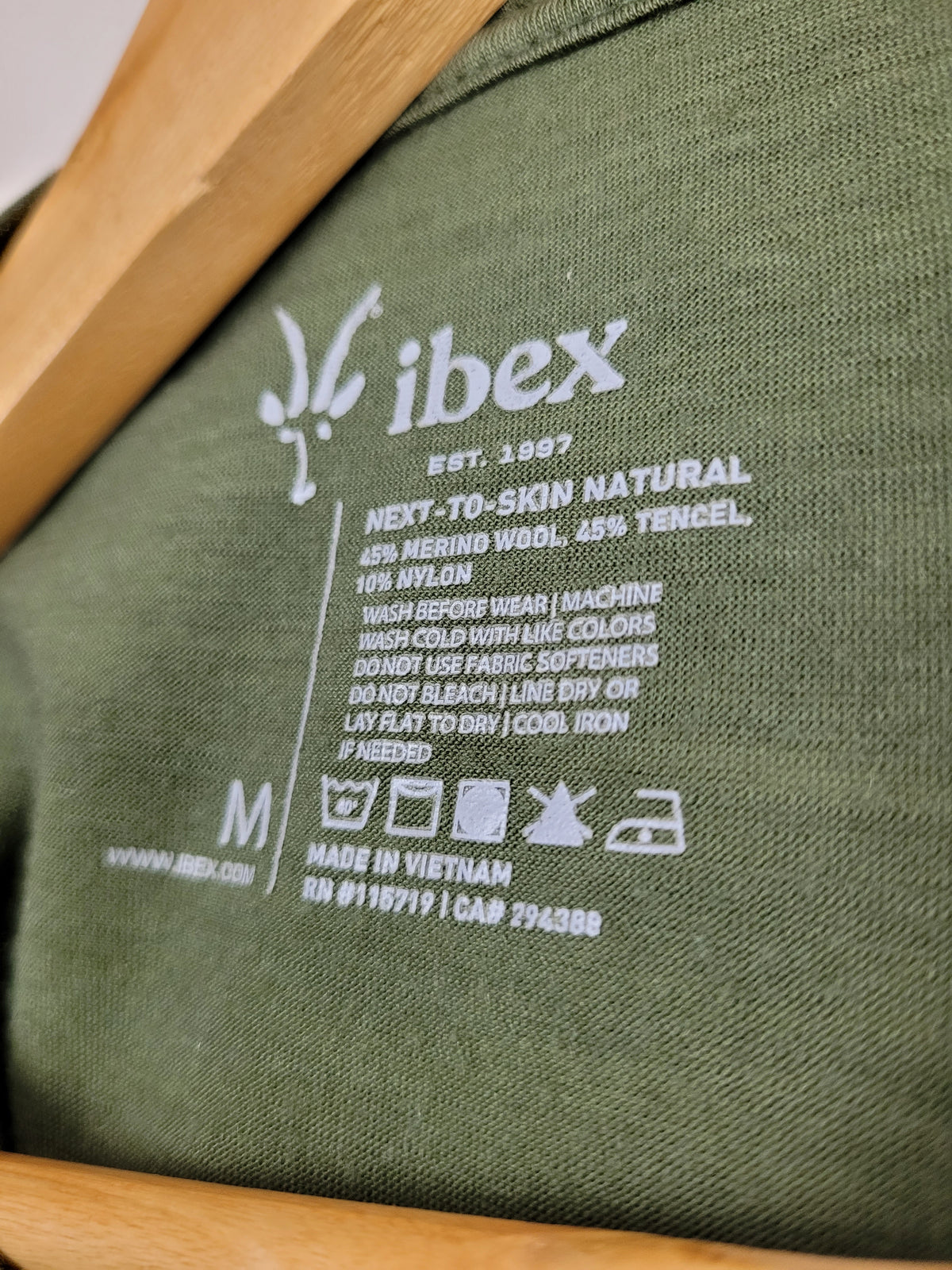 Ibex Mens Medium Olive Green Merino Wool Blend T-Shirt
