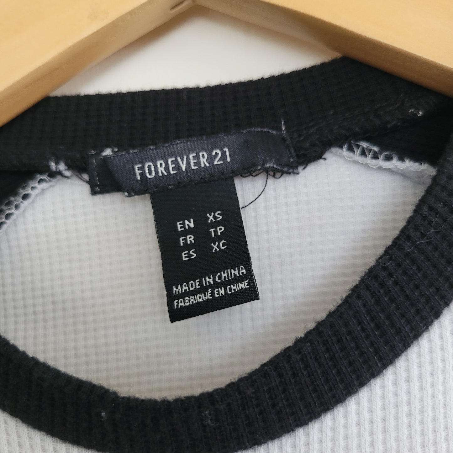 Black & White Waffle Knit Crop Top – Forever 21 (XS)