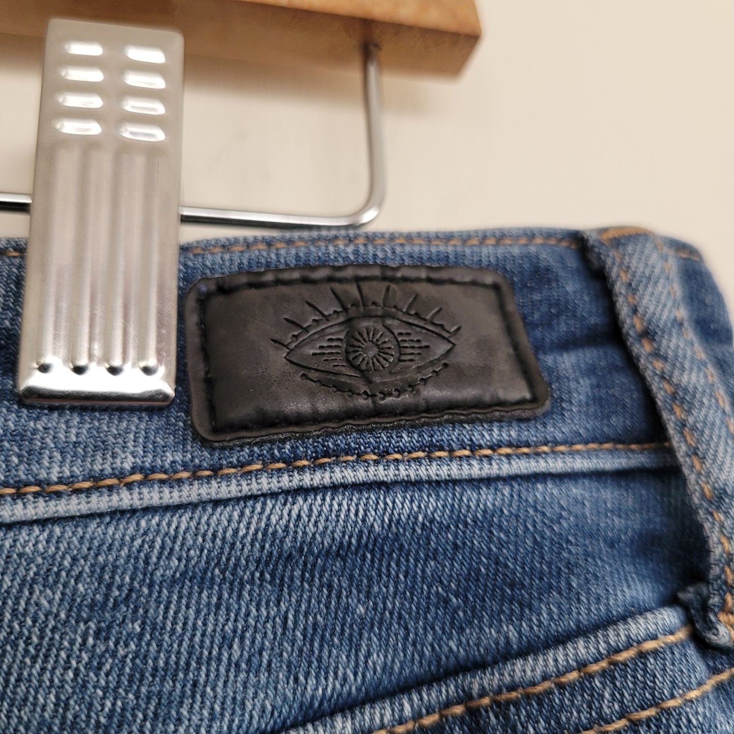 Medium Wash EDEN 90s Straight High-Rise Denim - Sofia Jeans (Size 10)