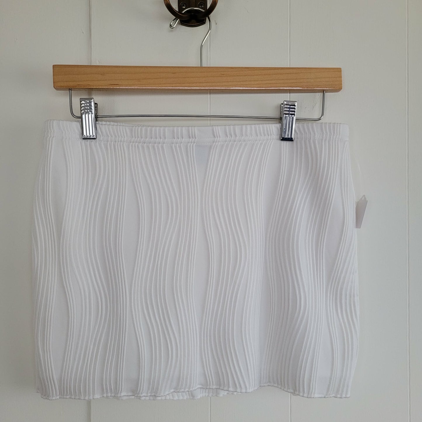 White Ribbed Mini Skirt - Shein (Small - US 6)