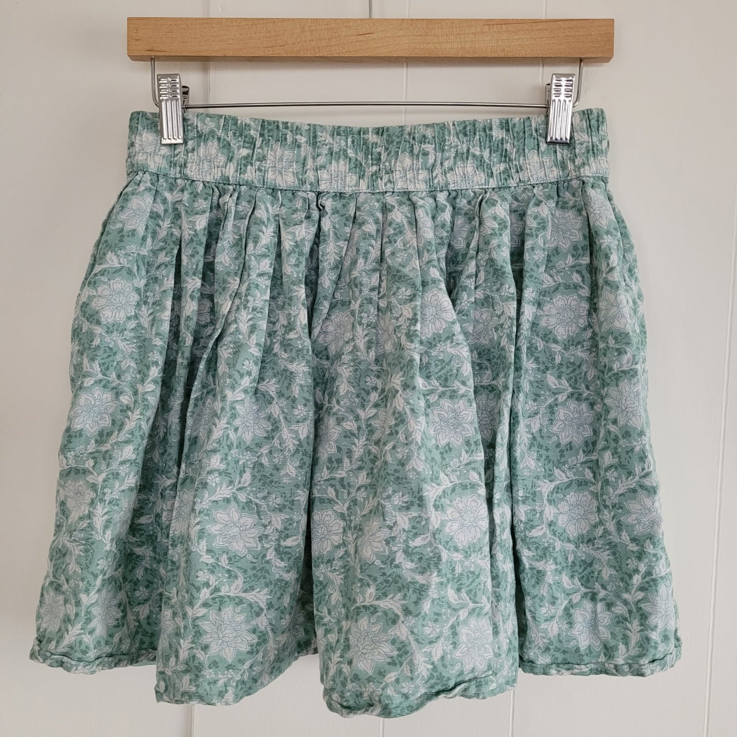 Green Floral Elastic Waist Mini Skirt - American Eagle (M)
