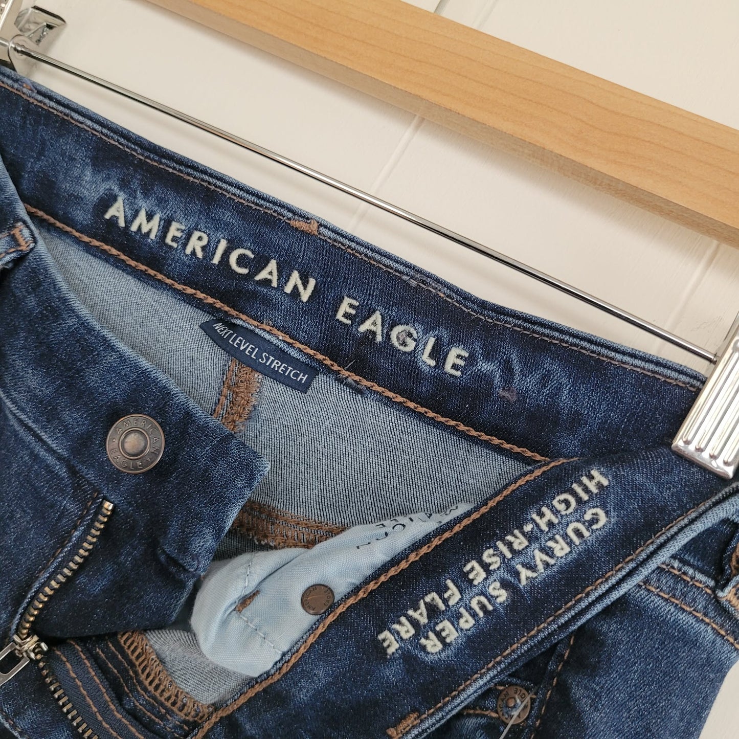 Medium Wash High-Rise Flare Jeans - American Eagle (Size 10 Regular)
