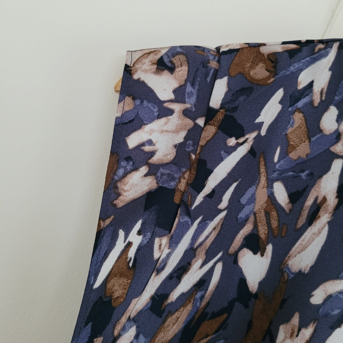 Blue Abstract Print Sleeveless Blouse - RW&Co (M)