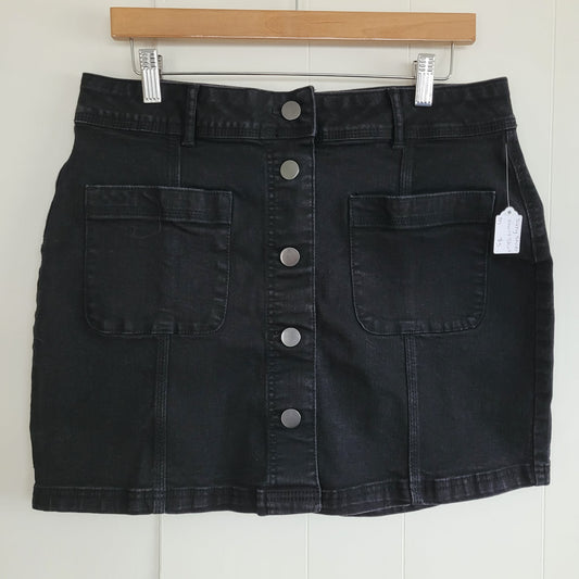 Black Button Front Mini Skirt - Suzy Shier