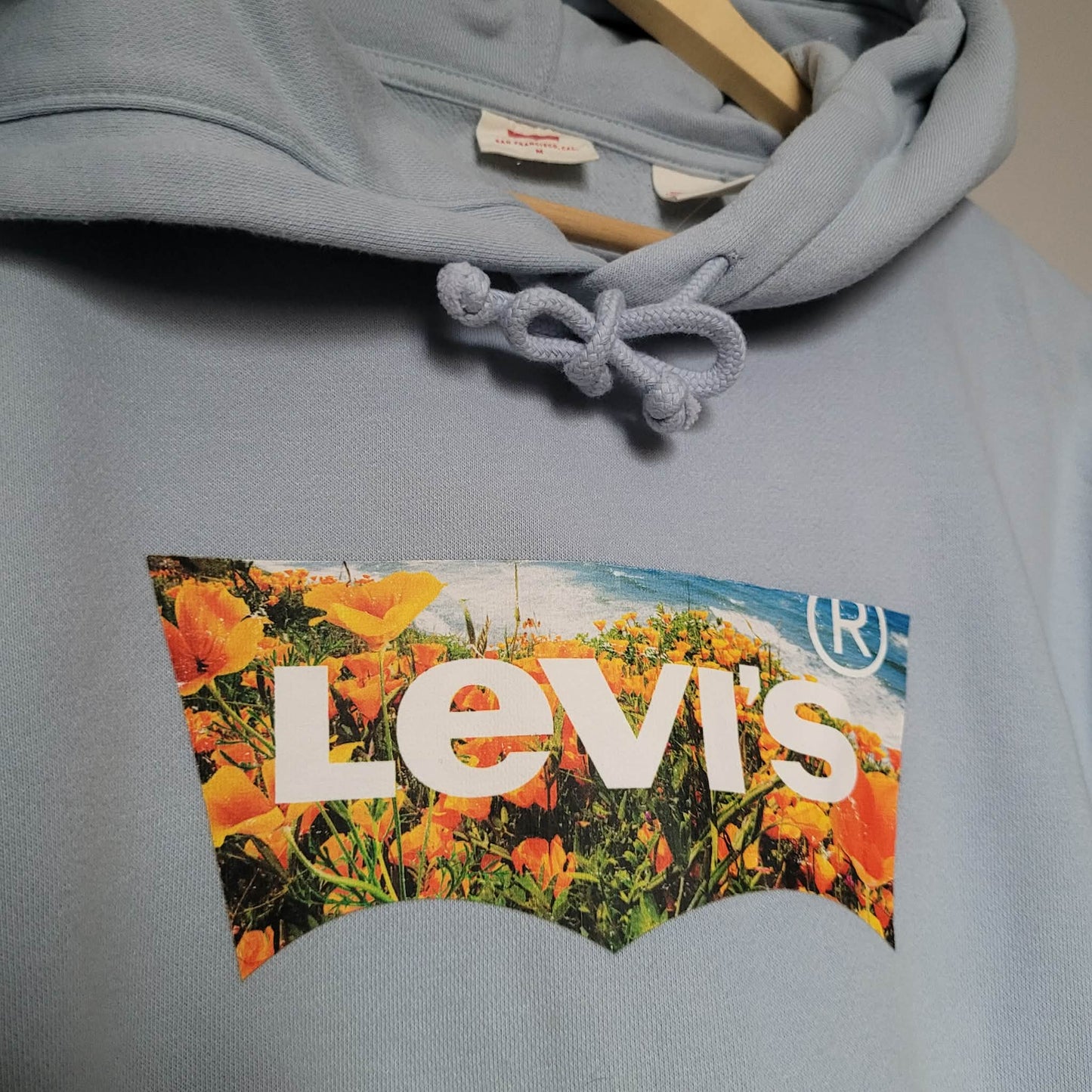 Light Blue Floral Logo Hoodie - Levi's (M)
