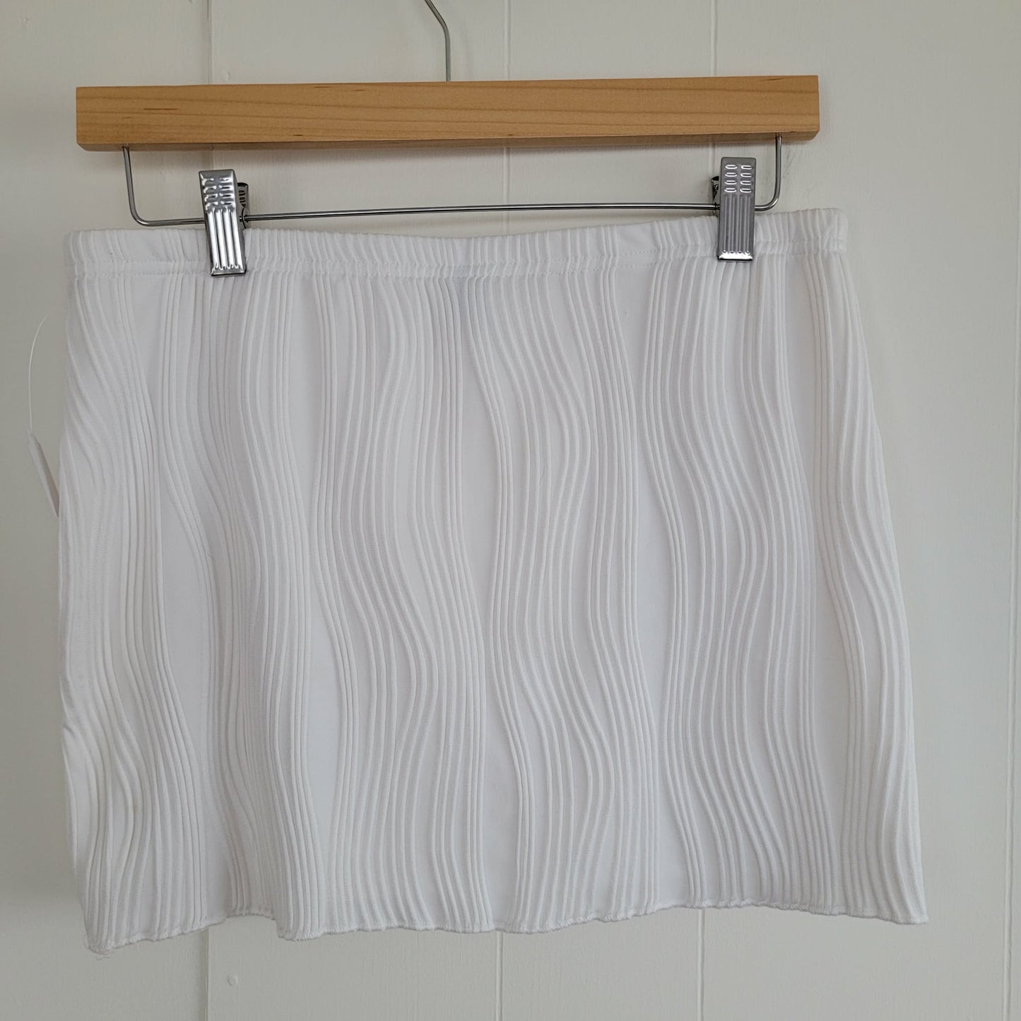 White Ribbed Mini Skirt - Shein (Small - US 6)