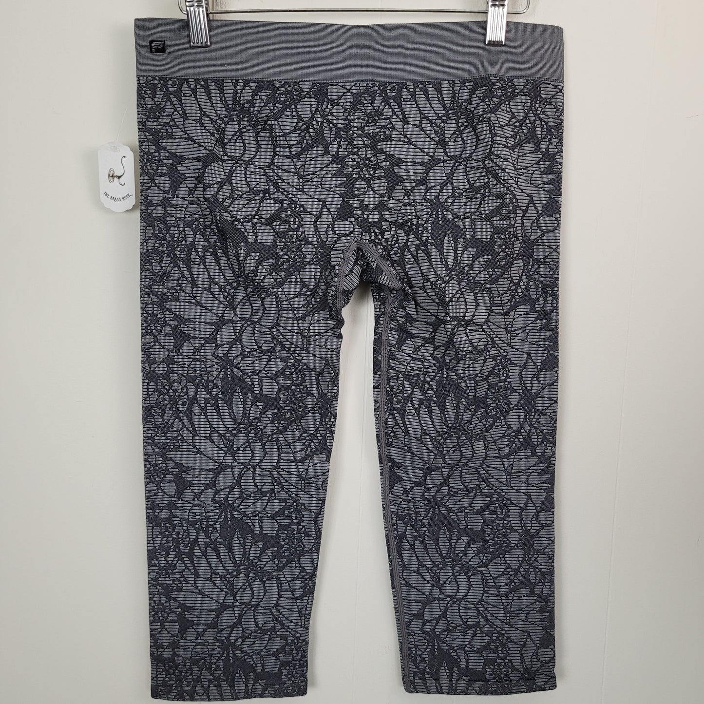 Grey Patterned Active Capris - Fabletics (Large)