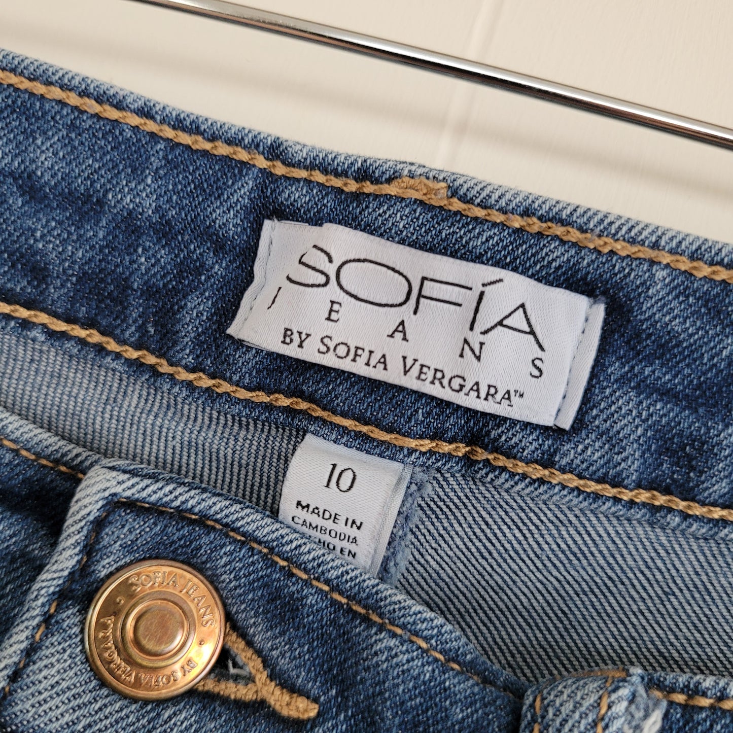 Medium Wash EDEN 90s Straight High-Rise Denim - Sofia Jeans (Size 10)