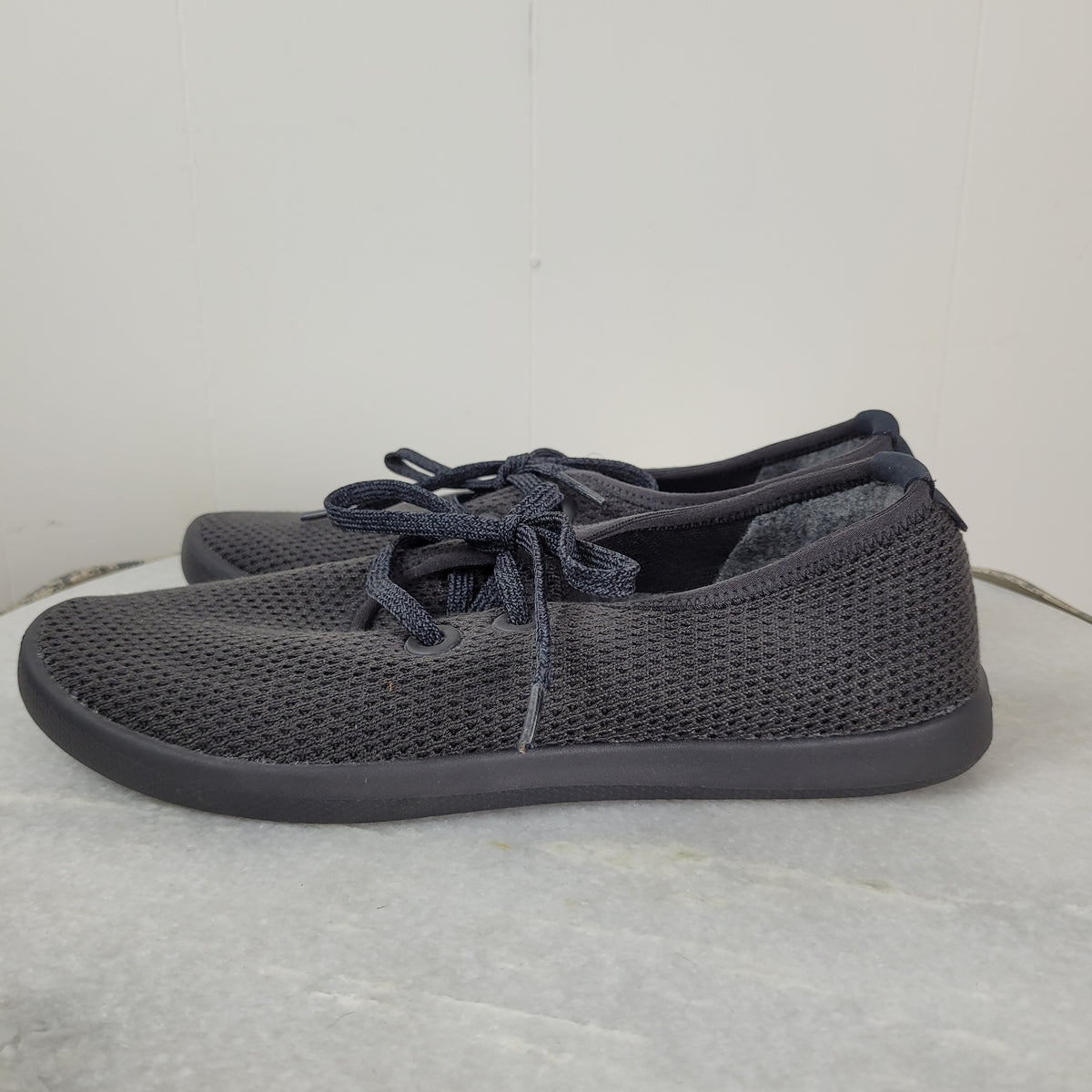 Charcoal Tree Runners - Allbirds (Size 7)