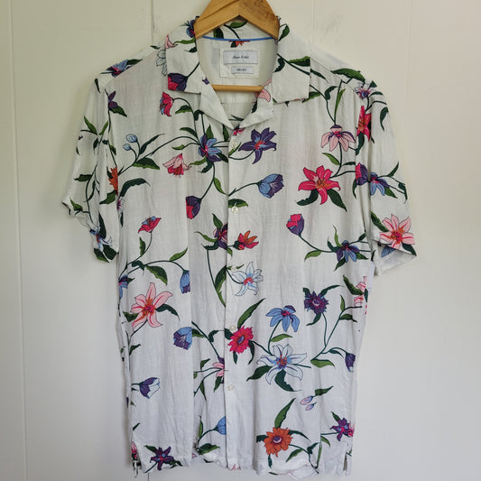 White Floral Linen Blend Button-Up Shirt - Porter & Ash (M)