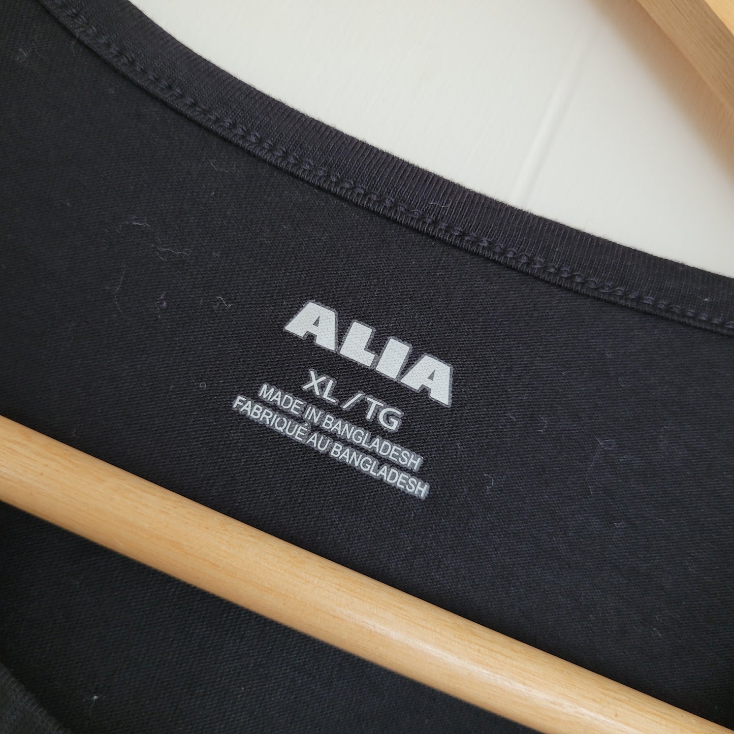 Black Grommet Neck T-Shirt - Alia (XL)