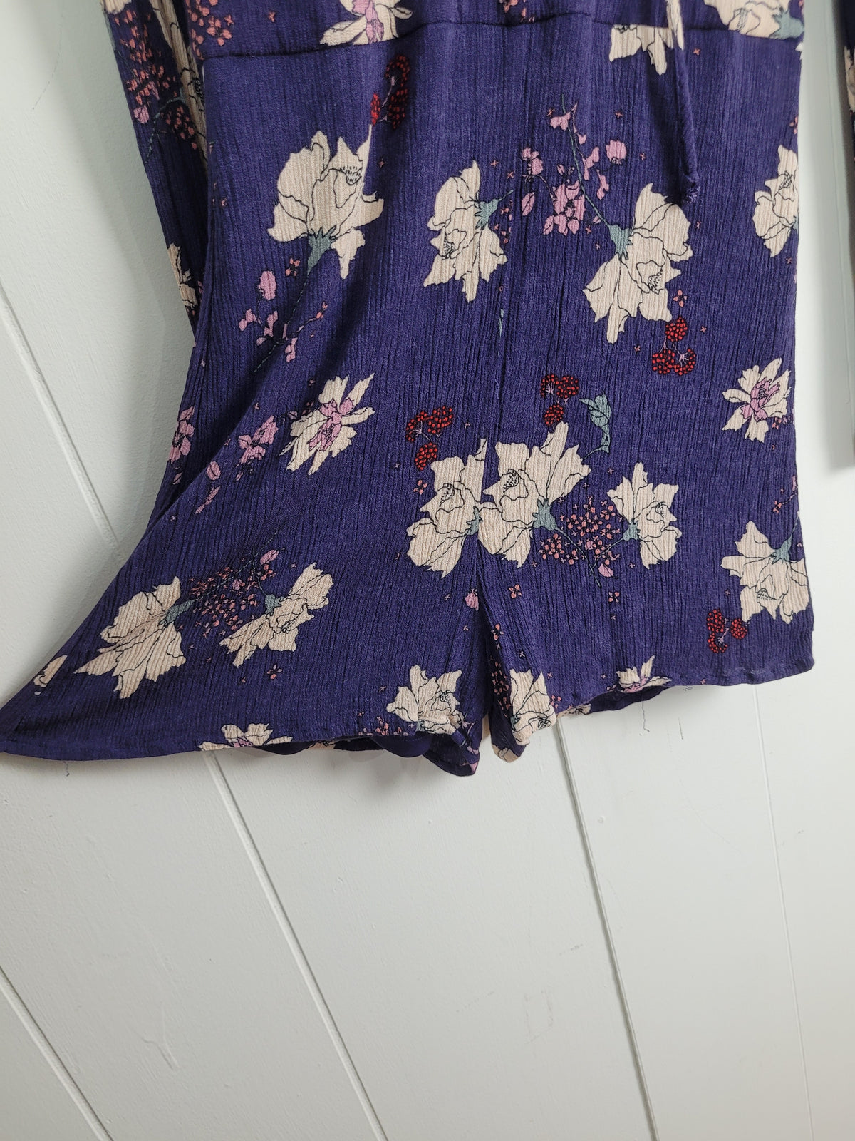 Love Fire Size Medium Purple Floral Lace-Up Long Sleeve Romper