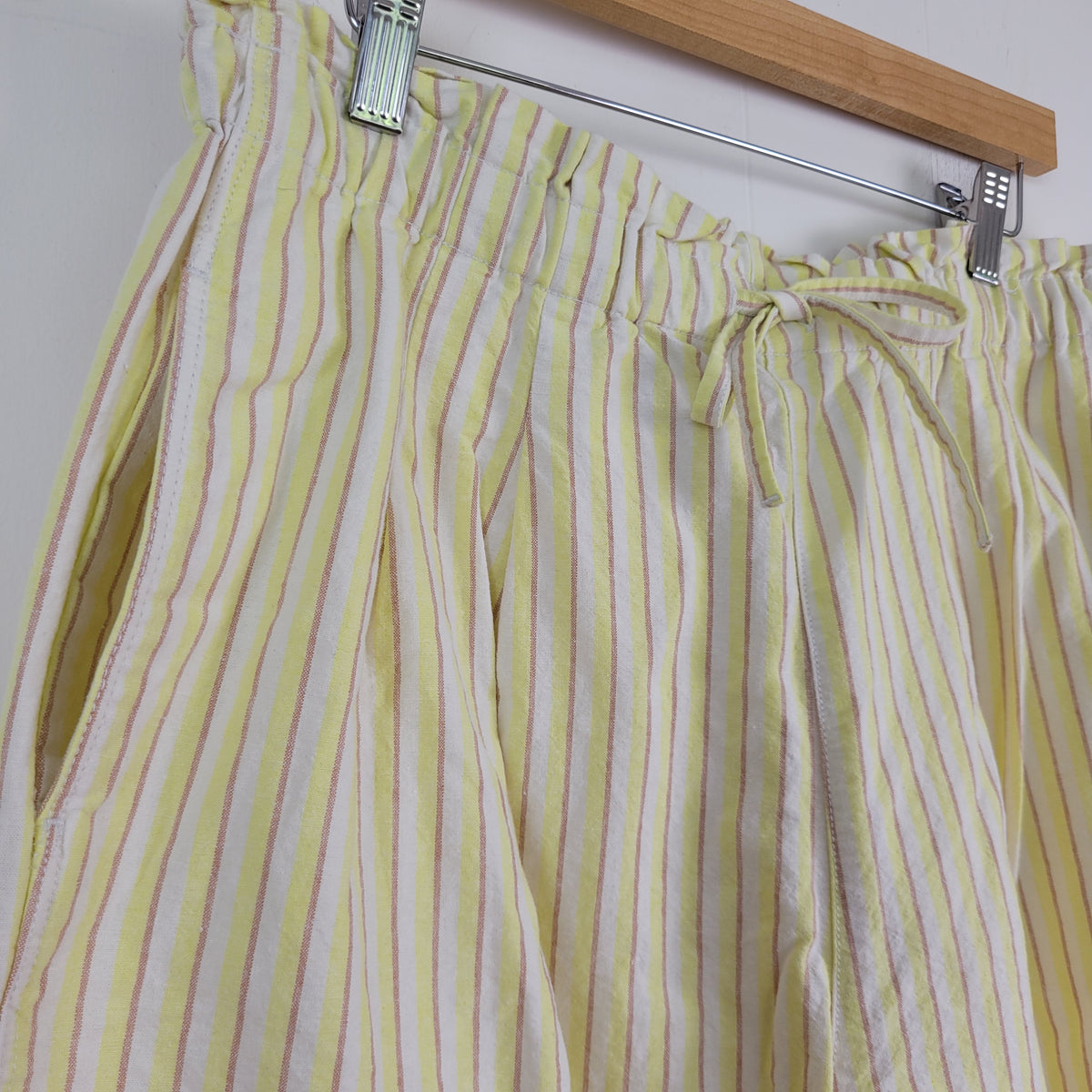 Yellow Striped Linen Blend Shorts - Uniqlo (Size L)