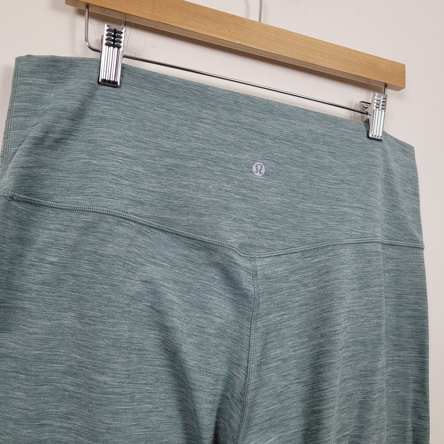 Sage Green High-Rise Cropped Active Leggings - Lululemon (16)
