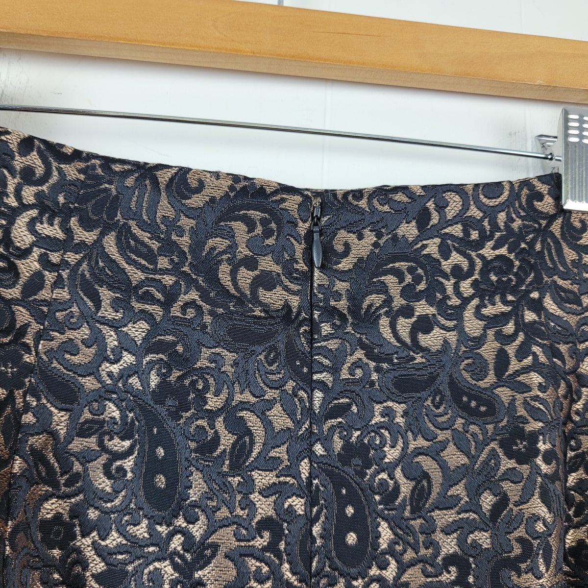 Black & Gold Paisley Jacquard Pencil Skirt - Worthington (Size 10)