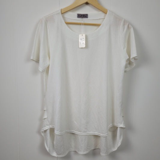 White High-Low Short Sleeve Tee - Cherie Bliss