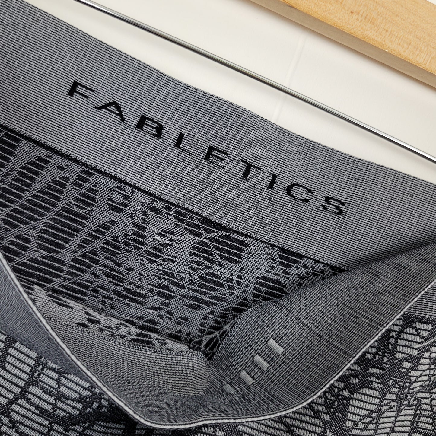 Grey Patterned Active Capris - Fabletics (Large)