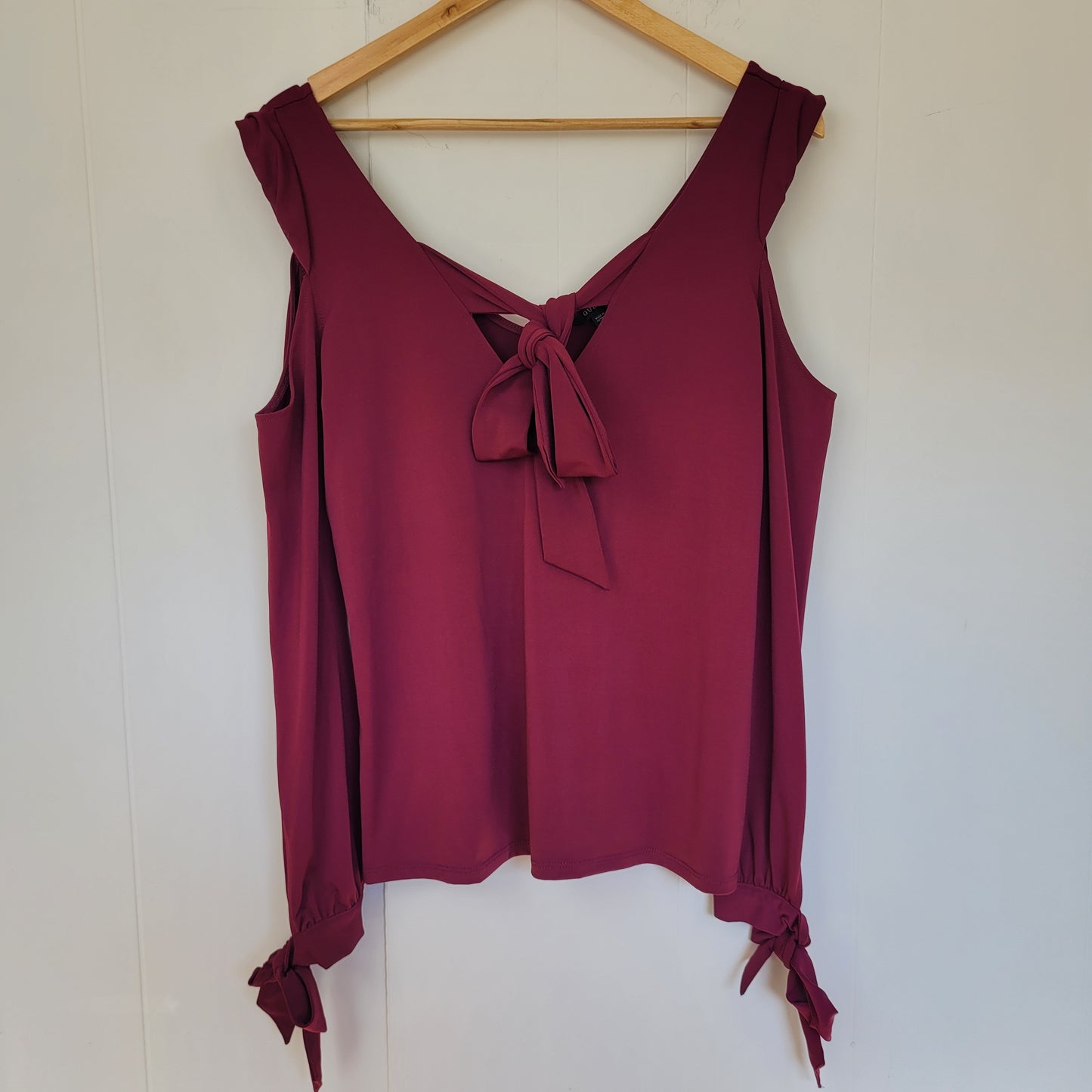 Berry Cold Shoulder Tie Neck Blouse - Guess (S)