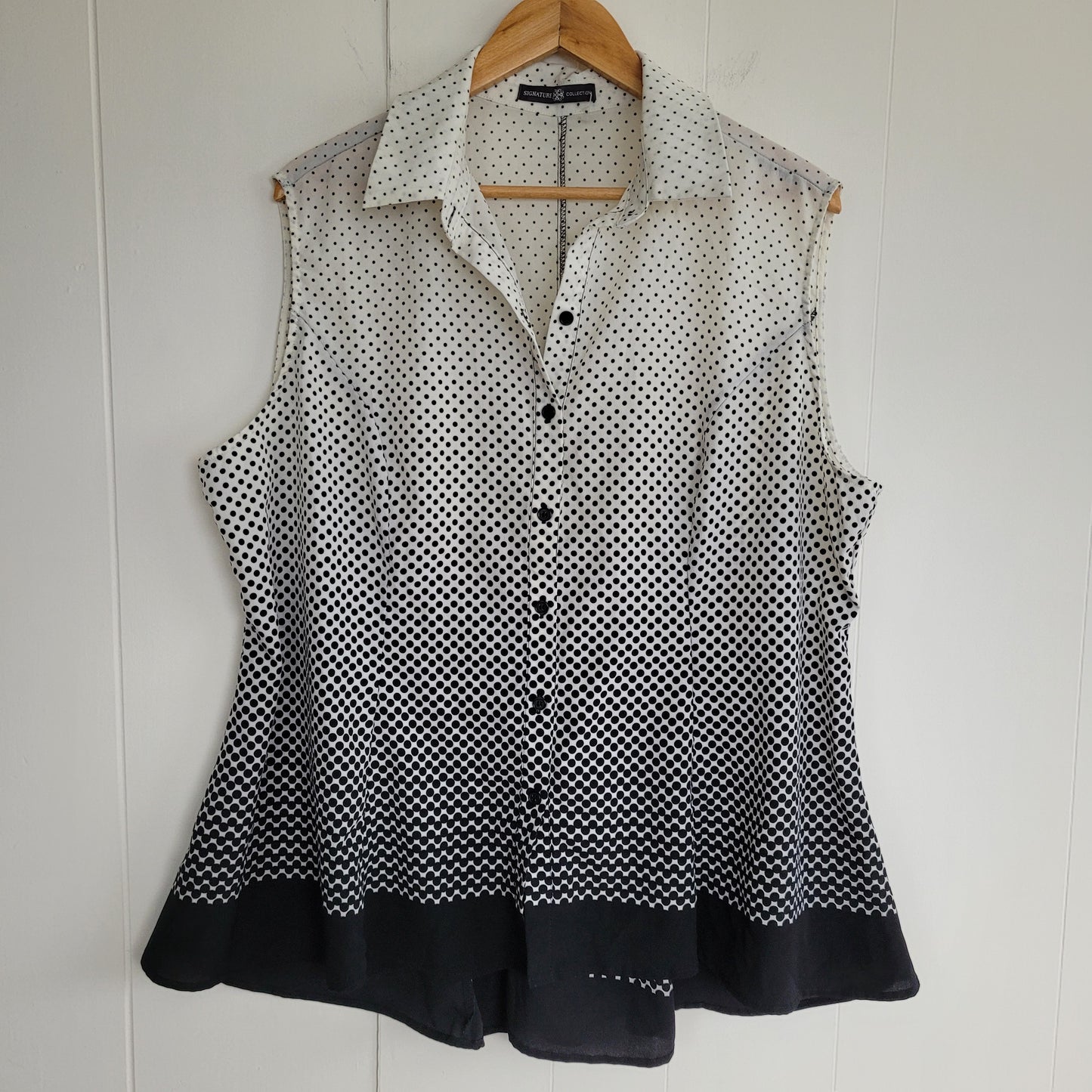 Black & White Polka Dot Sleeveless Blouse Flowy Hem - Signature Collection (Size 1X)