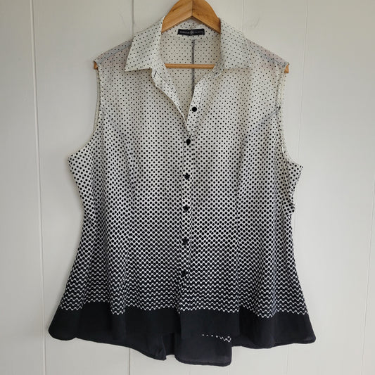 Black & White Polka Dot Sleeveless Blouse Flowy Hem - Signature Collection (Size 1X)