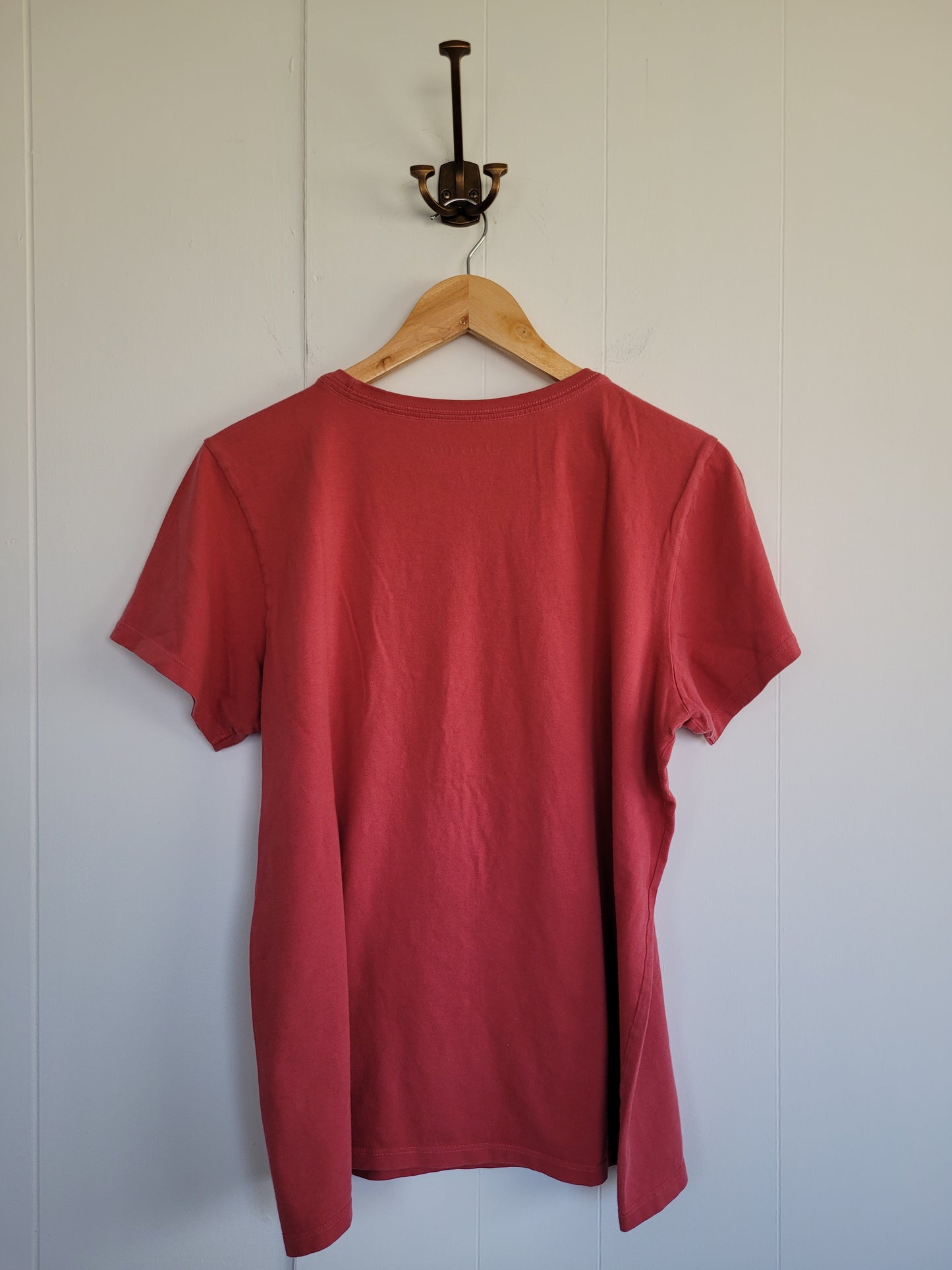 Red Dog Graphic Tee - Life is Good (Large)