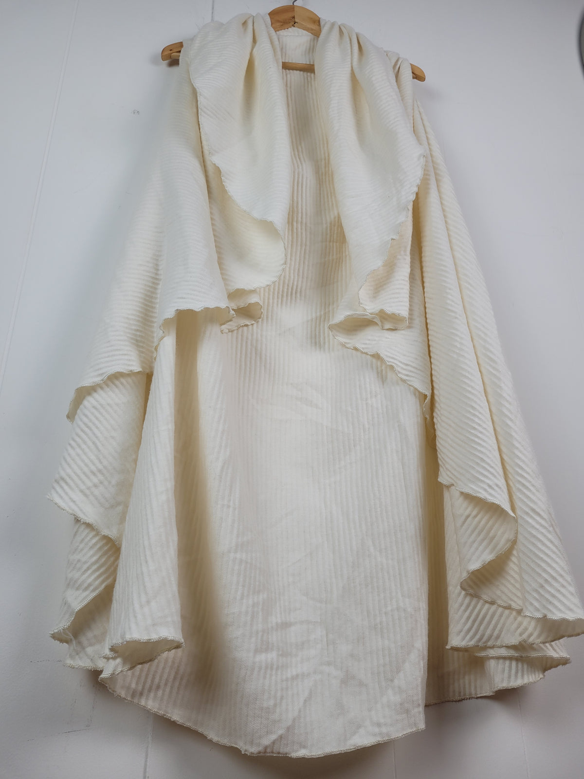 City Wrap O/S Ivory Ribbed Waterfall Scarf Vest