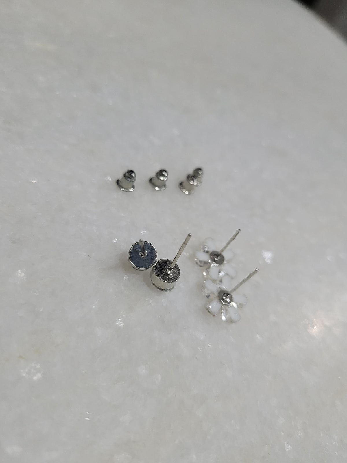 2-Pair White Floral & Faceted Stud Earrings