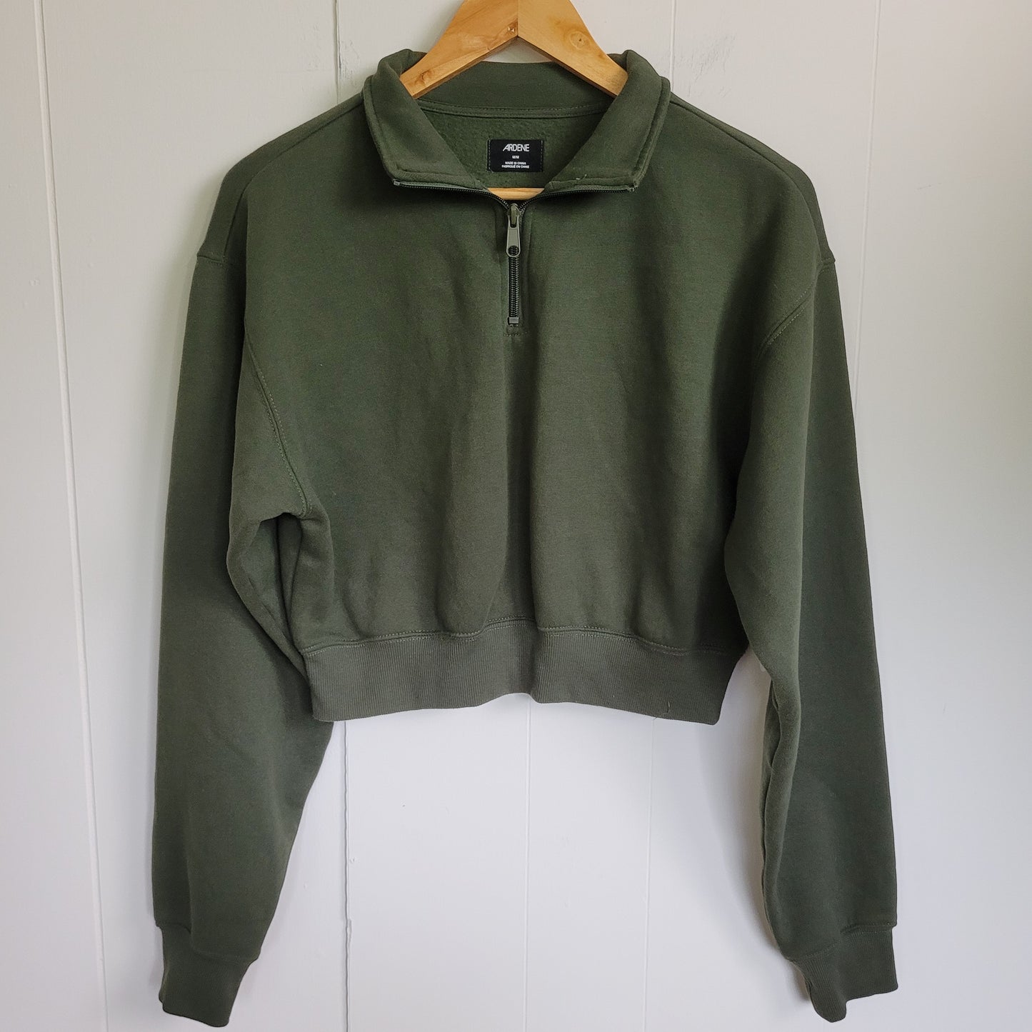 Hunter Green Cropped Quarter Zip Sweatshirt - Ardene (M)