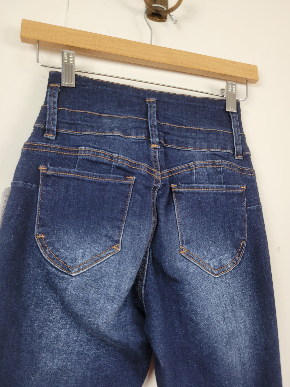 Refuge Ibiza Size 0 Ultra High Rise Push-Up Distressed Skinny Jeans