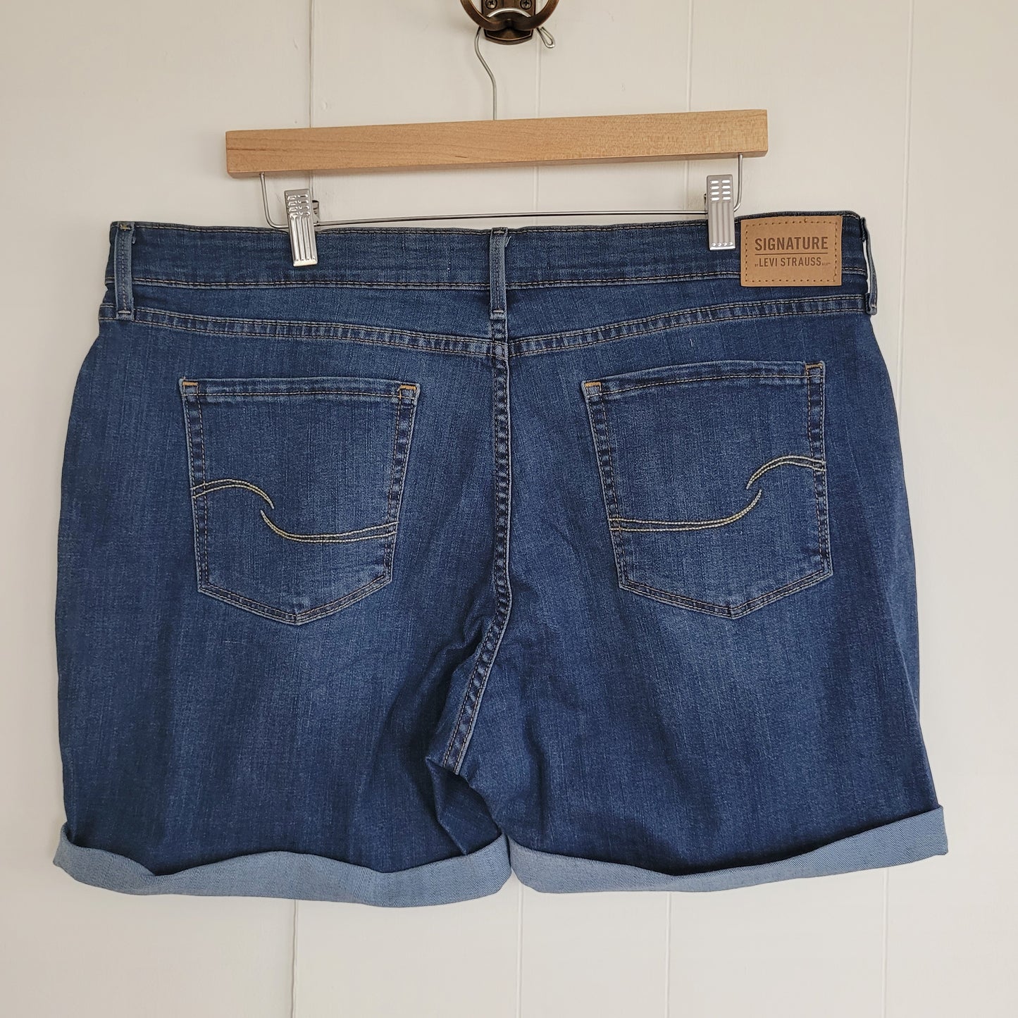 Medium Wash Denim Shorts - Levi Strauss Signature (Size 18)