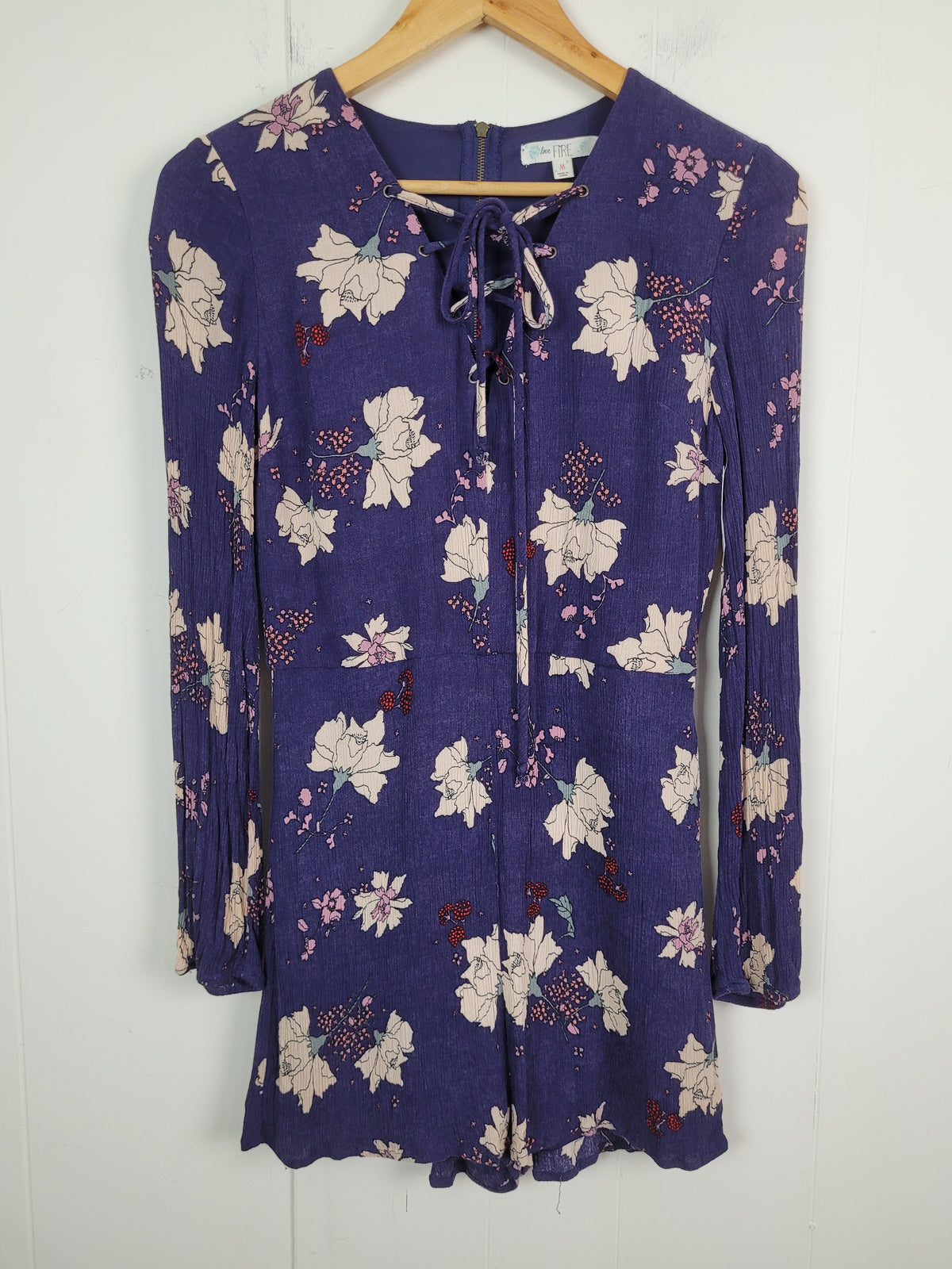 Love Fire Size Medium Purple Floral Lace-Up Long Sleeve Romper