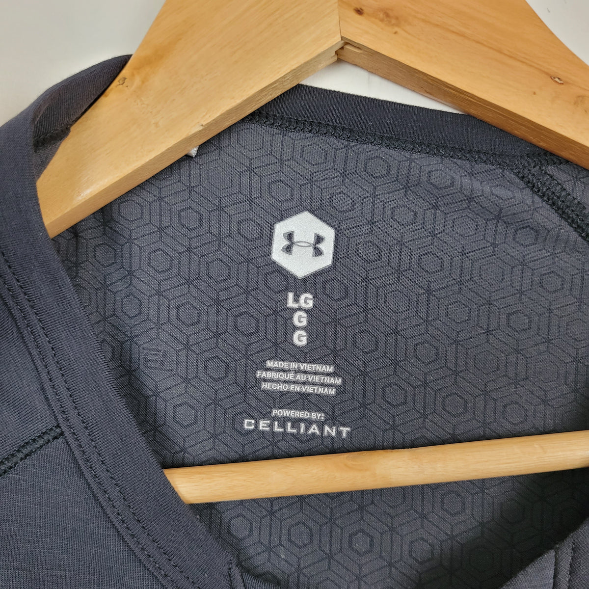 Charcoal 3/4 Sleeve Performance Top - Under Armour (L - Mens)