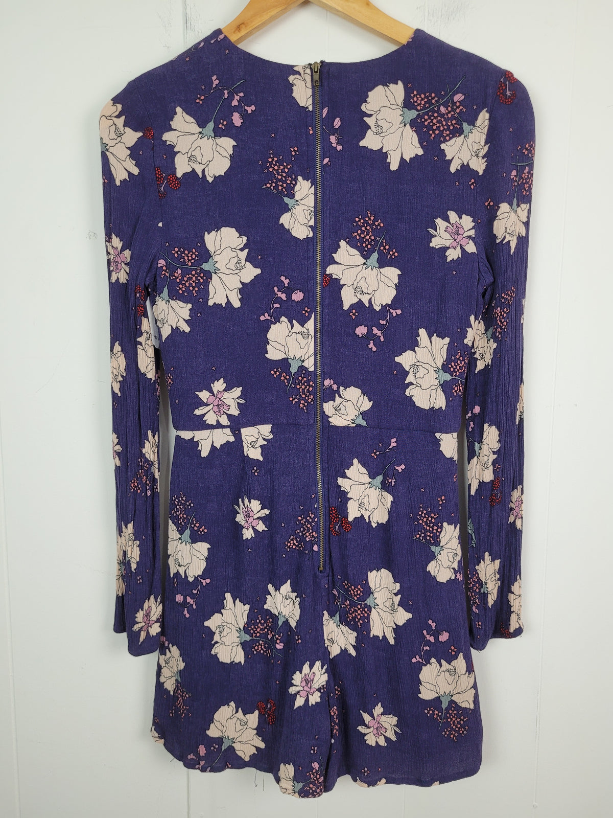 Love Fire Size Medium Purple Floral Lace-Up Long Sleeve Romper