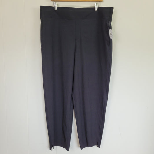 Black Women's Ankle Pants - Kirkland Signature (XXL - NWT)