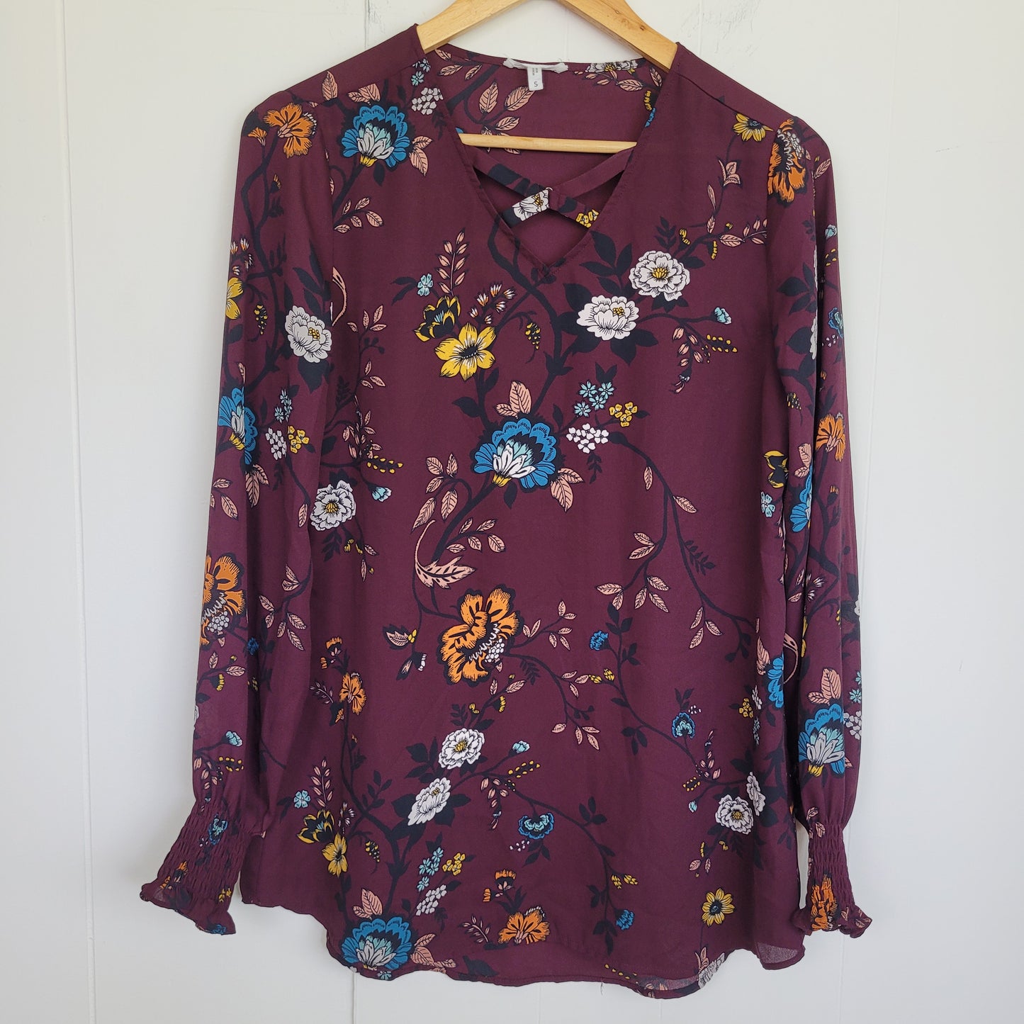 Floral Smocked Cuff Blouse - Maurice’s (Small)