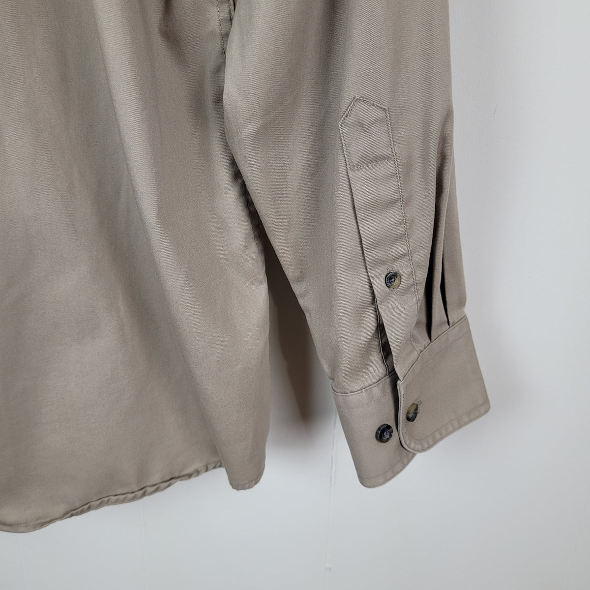 Brown Long Sleeve Button-Up Shirt - Denver Hayes (M-Mens)