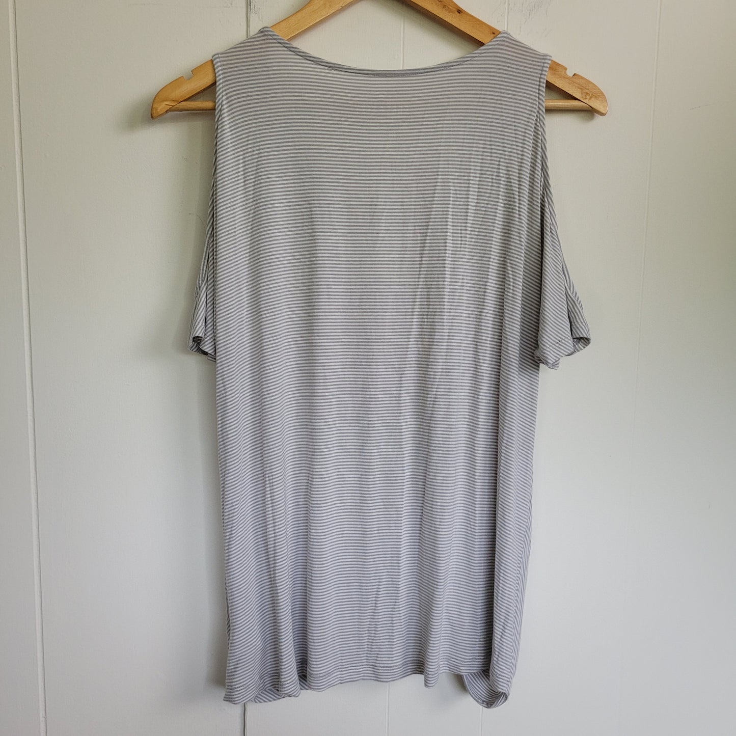 Grey Stripe Cold Shoulder Twist Front Top - Aerie Soft & Sexy (M)