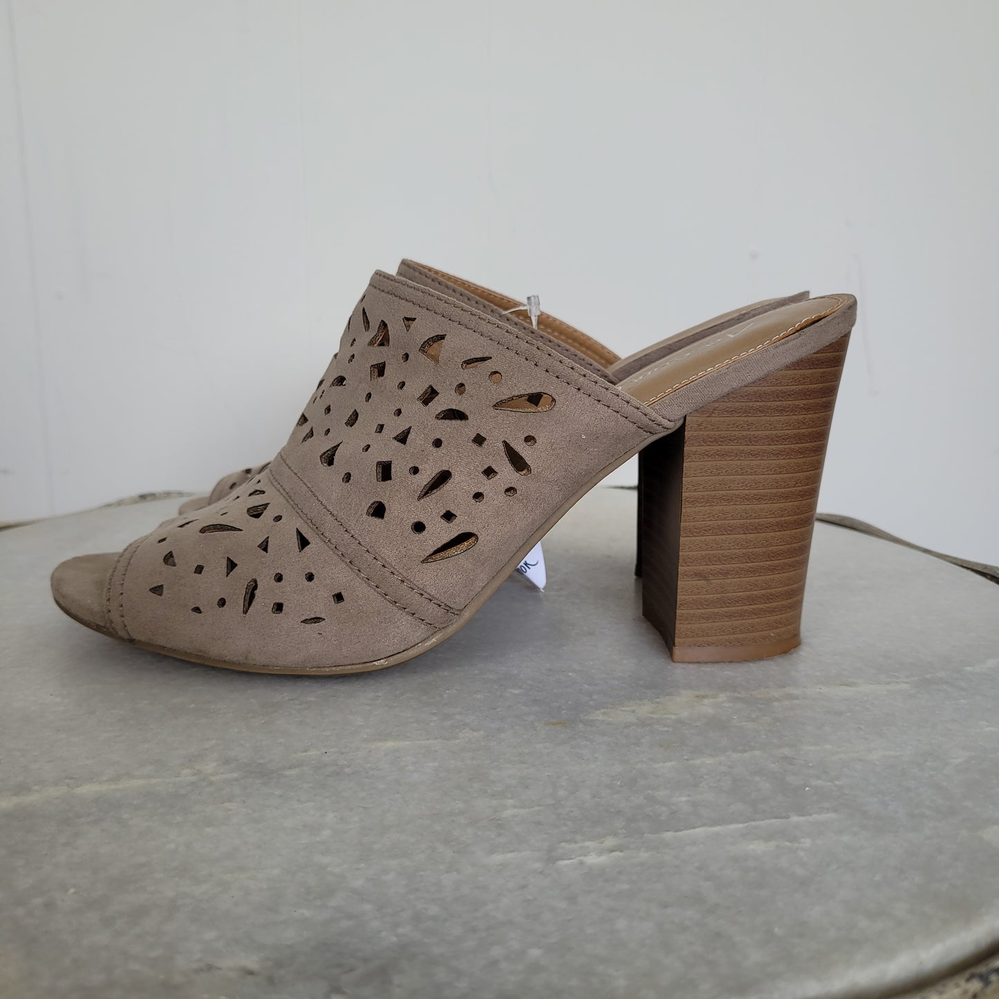 Taupe Laser Cut Block Heel Mule Sandals - American Eagle (Size 9)