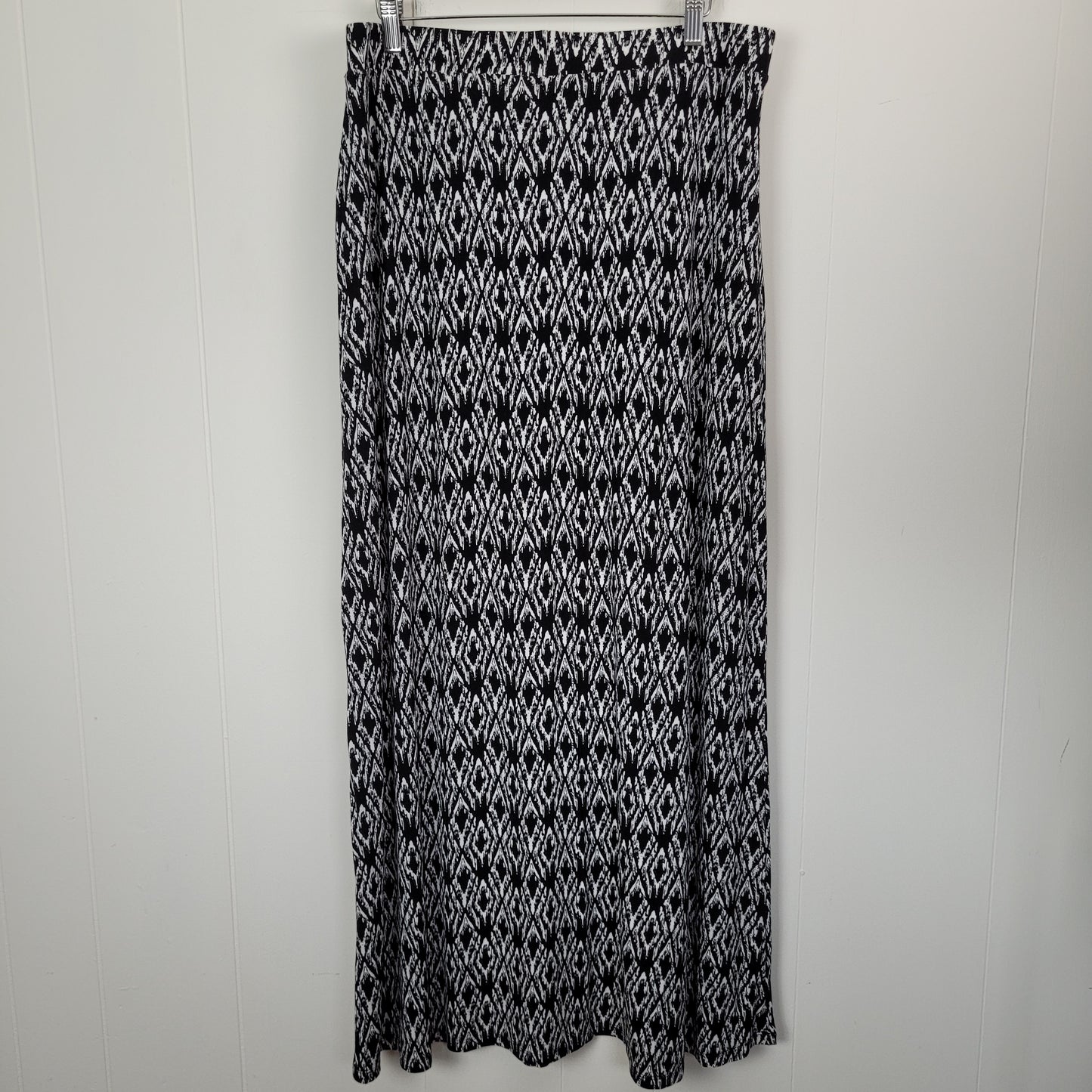 Black & White Geometric Maxi Skirt - Dalia (XL)