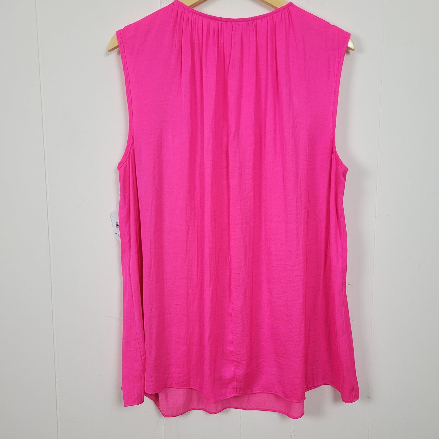 Hot Pink Sleeveless Eyelet Blouse - Jennifer Lopez (1X)