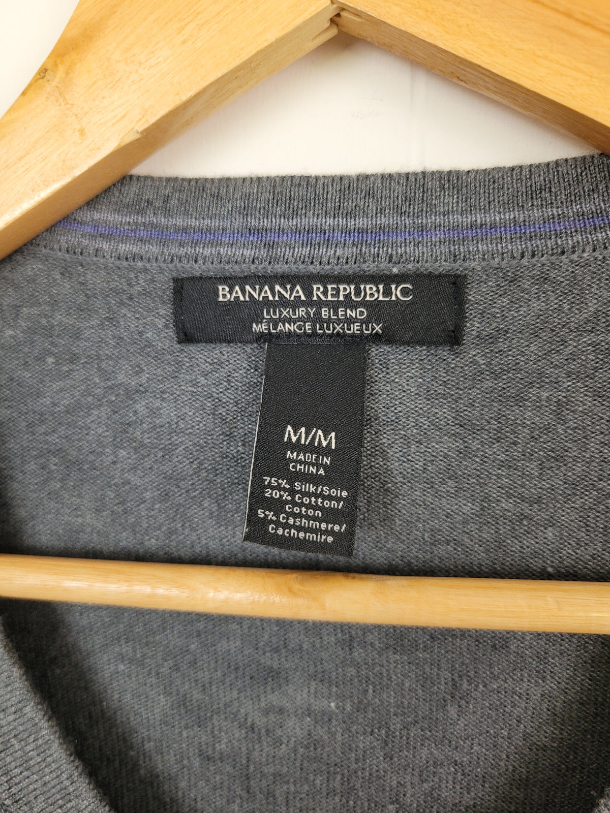 Banana Republic Medium Mens Grey Luxury Blend Silk Cotton Cashmere V-Neck Sweater