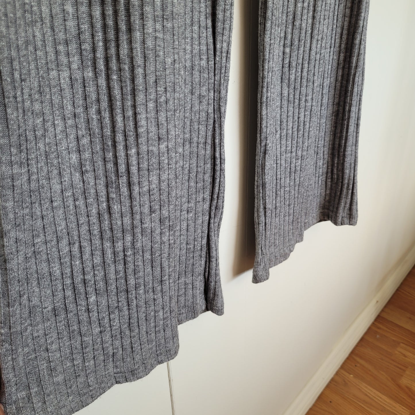 Grey Ribbed Knit Flare Pants - Women's (Size M)
