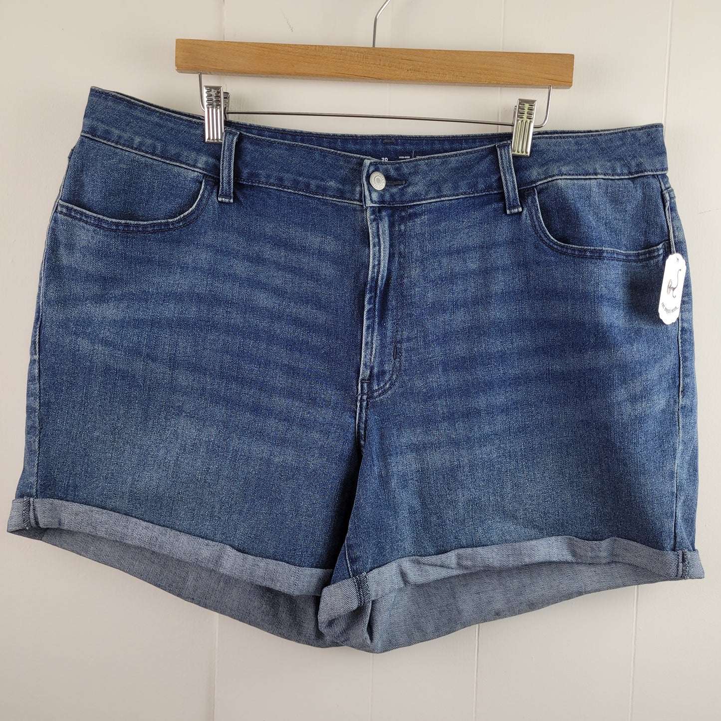 Medium Wash High-Rise Denim Shorts - Old Navy (Size 20)