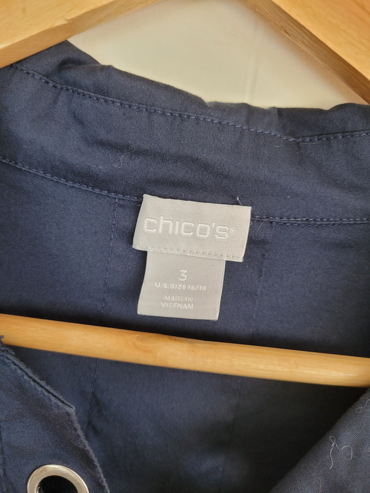 Chico’s Size 3 (XL) Navy Lace-Up Collared Tunic Top