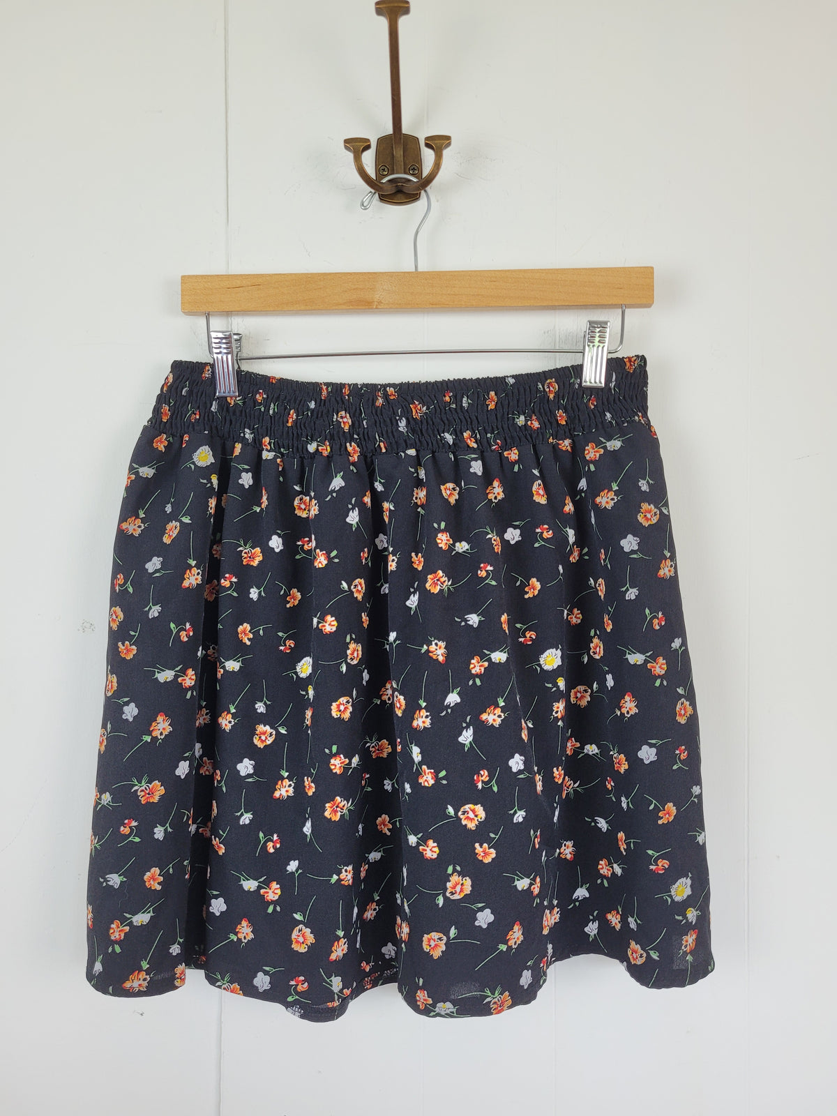 SHEIN Size M(8/10) Black Floral Elastic Waist Mini Skirt