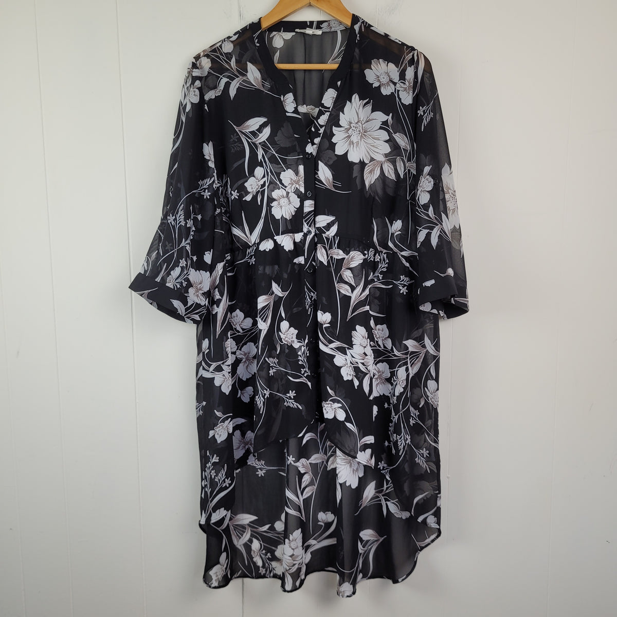 Black Floral Sheer High-Low Tunic - Maurices (Size 1)