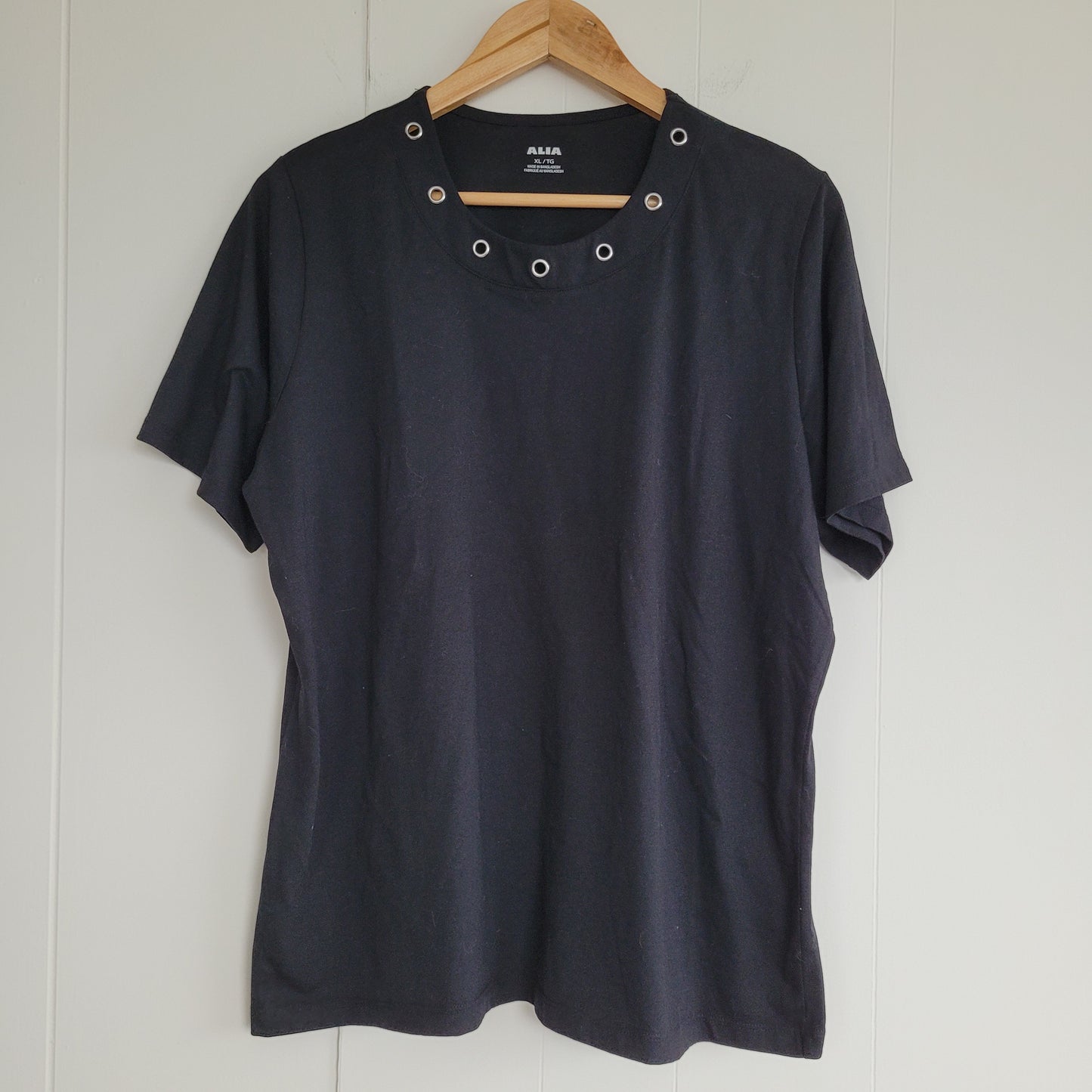 Black Grommet Neck T-Shirt - Alia (XL)